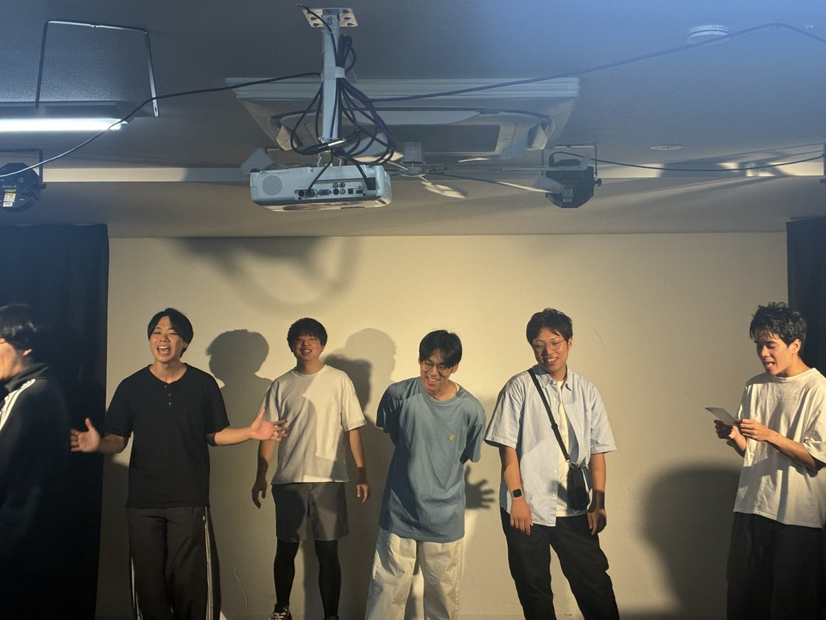 051CC0's tweet photo. 夏唱1部2部、
ワイガヤ3部でした😊！
ありがとうございました！ちぇきもたくさんうれしいね！！
1日3本ライブ出るの、絶対やめた方がいいと思う！！！！！！！
たのしいけど、つかれる！！！！！！！
安心安全のTシャツ欲しい！！！！！
同期の休日の挨拶、好きすぎる！！！！ https://t.co/OvDjBtfvTW