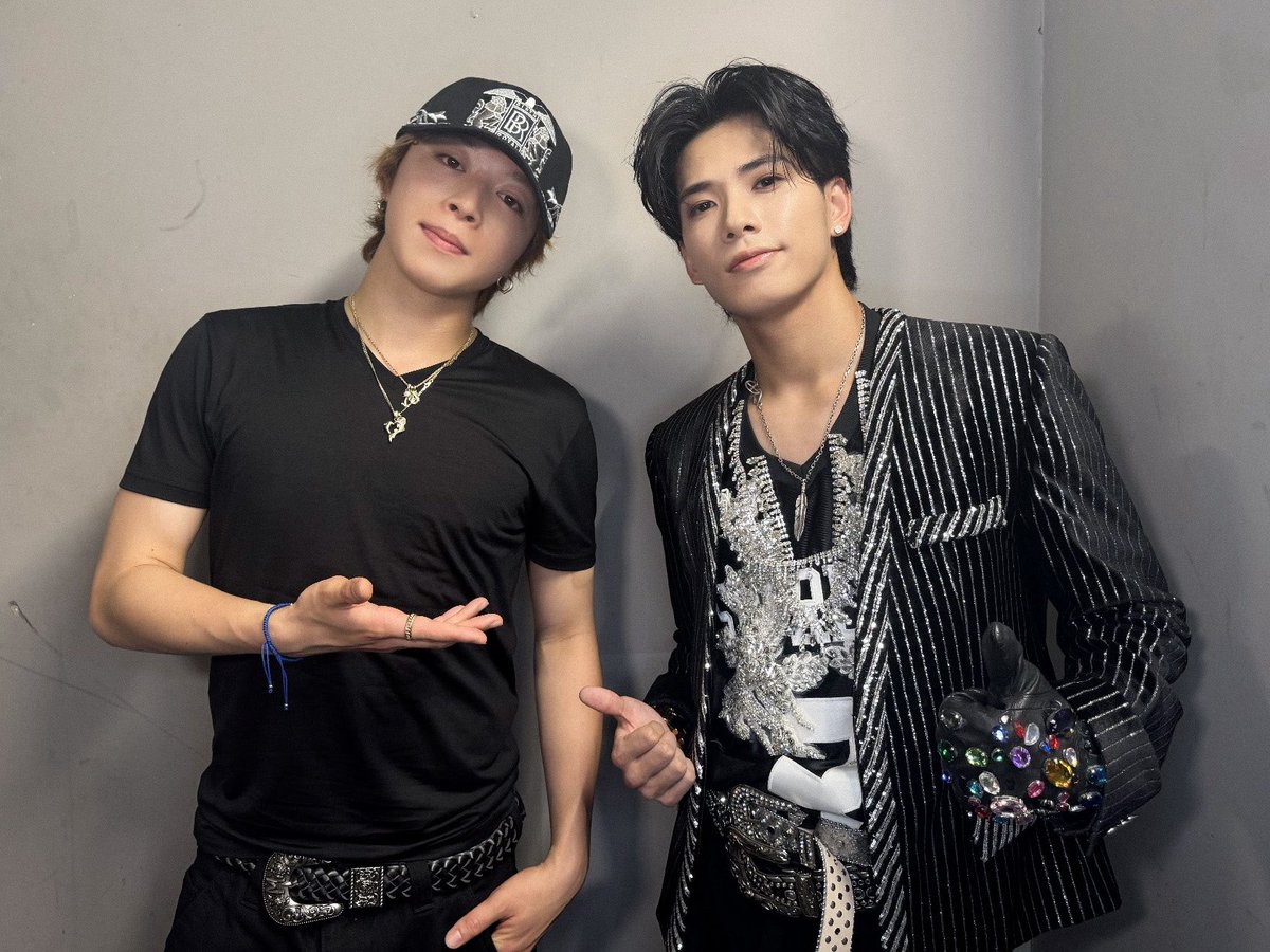 psyfe_official's tweet photo. [TikTok🎥]

#PCF_Masterpiece with
@BEFIRSTofficial #SOTA さん

Thank you !!

https://t.co/i1sozRaqs9

┈┈┈
🎥Dance Performance
https://t.co/CWG2pVwFhk

🎧Download &amp; Streaming
https://t.co/EWFrZaLinc
┈┈┈

#小波津志
#PSYCHICFEVER #dance https://t.co/U6DezbLBc3