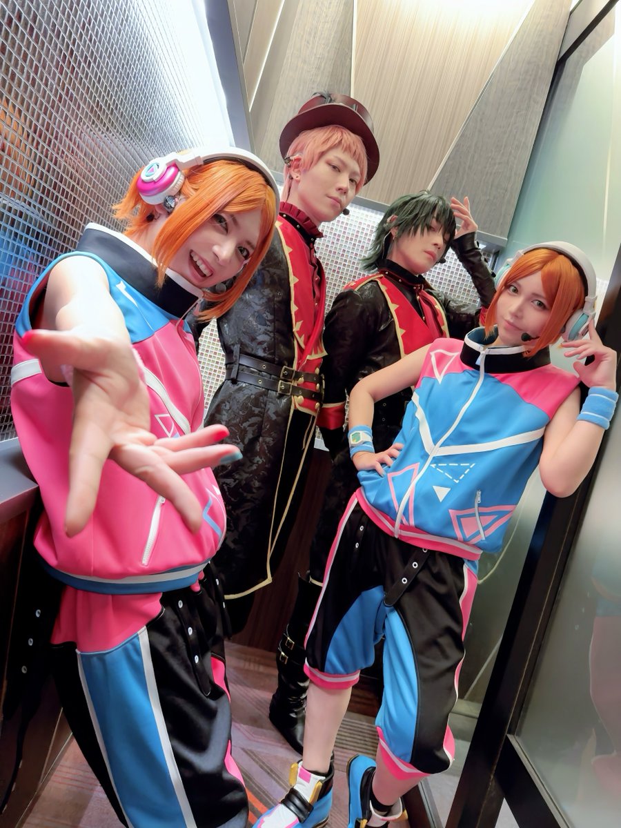 yamanaka_twins's tweet photo. ！軸の2winkにこんな大きなステージの
景色を見せてあげられて幸せです！ﾄﾞｰﾝ💘

次は兵庫！配信も観てくれてありがとう♪
2人ユニットも最高でしょ〜🎧⚙️

#あんスタ #あんステ #2wink #valkyrie
#スチームパンクミュージアム【健太・翔太】 https://t.co/k2esXBGtHD