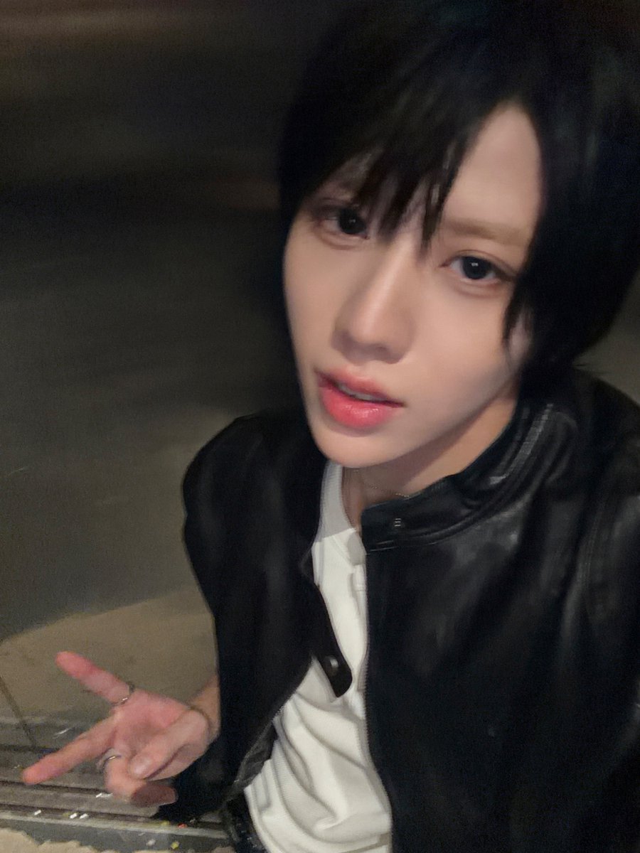 MEMBERS_8TURN's tweet photo. 😉😉

#8TURN #에잇턴 #エイトターン
#윤규 #YUNGYU #ユンギュ https://t.co/RfpgkLQcqF