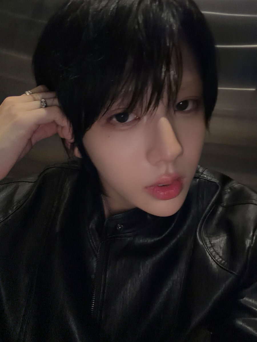 MEMBERS_8TURN's tweet photo. 😉😉

#8TURN #에잇턴 #エイトターン
#윤규 #YUNGYU #ユンギュ https://t.co/RfpgkLQcqF