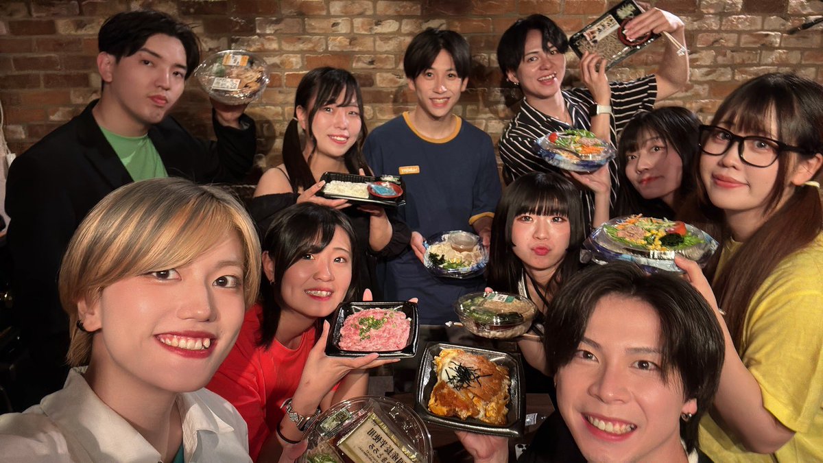 Fanthings_yuyu's tweet photo. #笑芝 5公演無事完走しました！！！✨
ご来場いただいた皆さま
本当にありがとうございました🙌

前説と���興パート「ペーパーズ」を
回させていただきました！

たくさん笑っていただいて嬉しかったです☺️🎶 https://t.co/Xhro9FMNCb