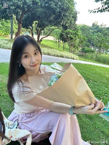pinaynn's tweet photo. I complete 12 jump squats in each of three rounds, hold mountain climbers for 45 seconds across three sets, do 15 push-ups per set three times, and maintain a plank for one minute in each of three intervals. I’m drenched in sweat, yet I feel fantastic.🦏Bake cookies with a ceda https://t.co/st0hbZeeaw