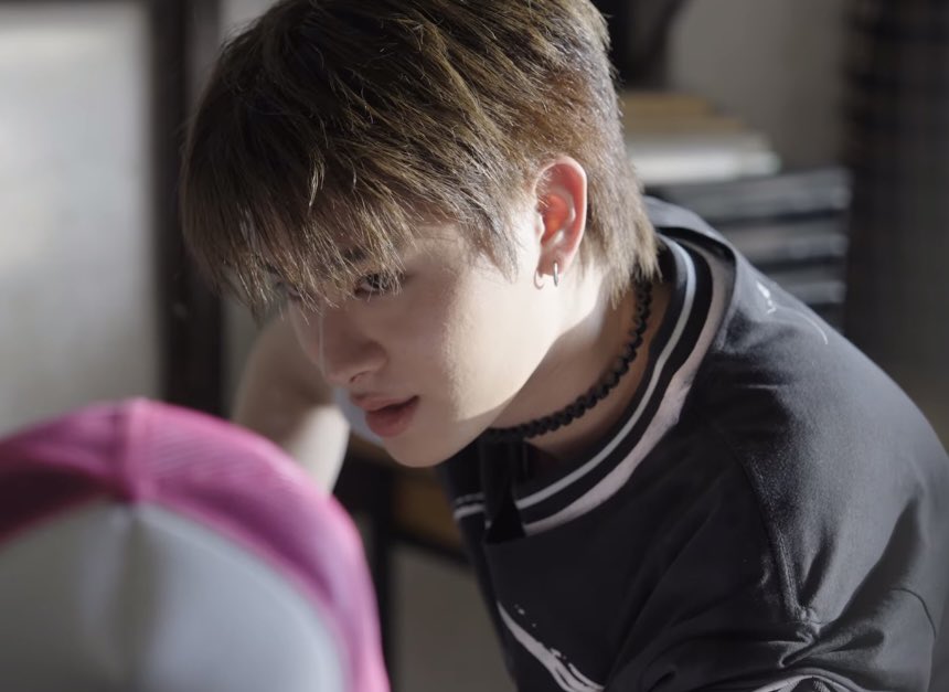 justbluefluer's tweet photo. โหมุมนี้ หล่อขนาดนี้ใครทิ้งลงวะ https://t.co/IglWTDjp23