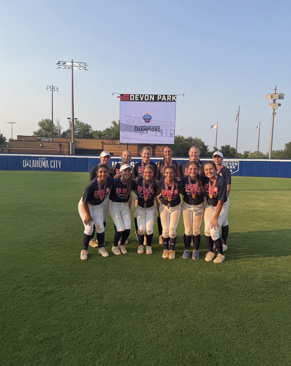 coachevar's tweet photo. Finished up in OKC and Region 6 took home 2nd place! We closed the week out with a 6-2 record! This is the first time in 10 years Region 6 has made it this far! 

So grateful to have gotten this opportunity to coach some amazing girls! They represented the Midwest well! 🇺🇸🥎 https://t.co/KDBs5OmBJY