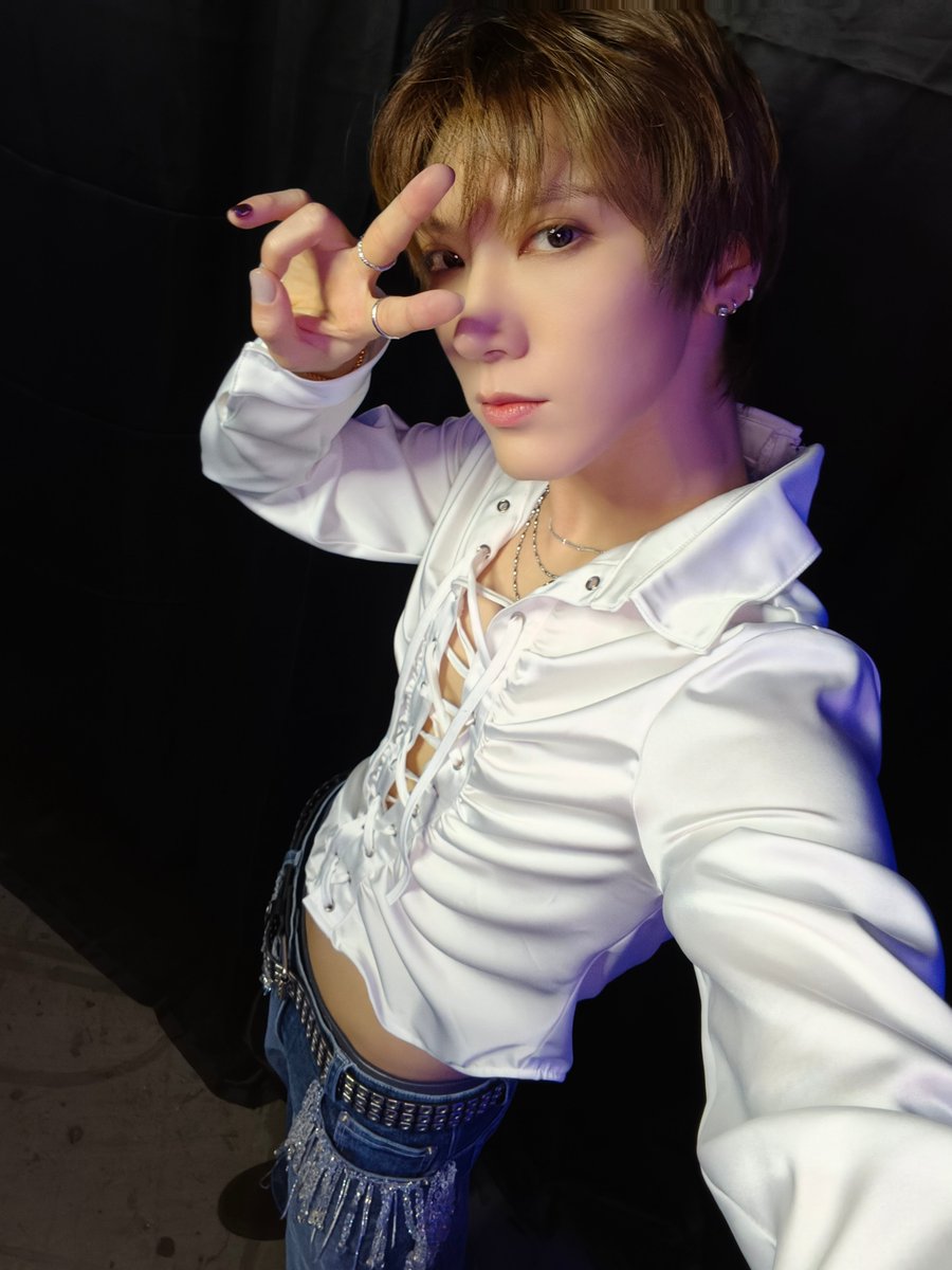 TEN_offcl's tweet photo. 소. 무. (소중한 무대!) #TEN 

#텐 #2026가요대전Summer #EnoughForMe https://t.co/XITWX5jQzI
