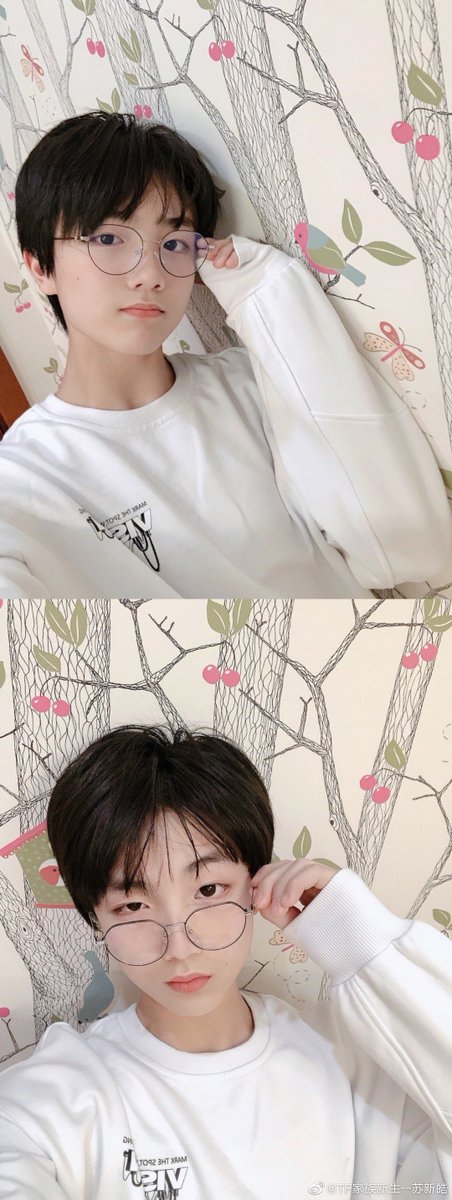 yyu1124628's tweet photo. 当时考古苏新皓的微博真的是被这两张图片萌的坤坤炸，完全小萝莉 https://t.co/5wi7oS8YfH