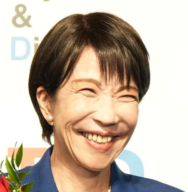 RougaiBarusan's tweet photo. 上機嫌なときの表情と比較すると余計に不気味さが増す https://t.co/fmFyGRaWLR