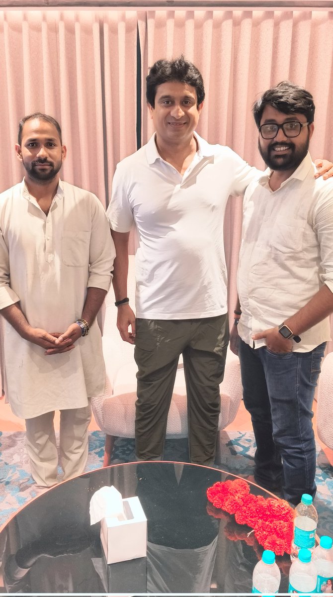 Ankitp_Tiger's tweet photo. कल प्रयागराज में छात्रों की गूंज का कार्यक्रम खत्म होने के बाद अपने युवा कांग्रेस के राष्ट्रीय अध्यक्ष @UdayBhanuIYC  जी के साथ ।

#आपका_टाईगर https://t.co/W5xr1R2hyb