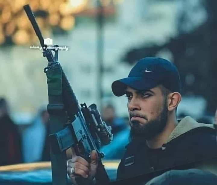 Muslim_7192's tweet photo. وصى النابلسي وصية اِحموا الوطن بالبارودة
زغرد صوت البندقية وزناد السمرا مشدود
يا نابلسي رصاصك جمرة
 أشعلها بركان وثورة
والبلدة القديمة حرة
 والعزيمة حرة وصلبة https://t.co/PYihp8XUPy