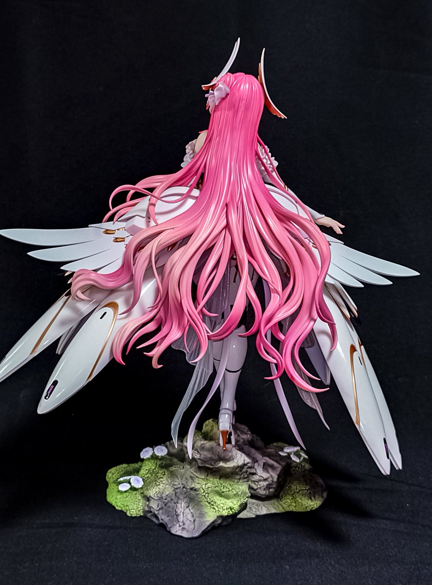 figuTaro's tweet photo. Hobby Sakura(@Hobbysakura)より勝利の女神：NIKKE ドロシー開封🩷️

ホビサクさんと言えば1/4レッドフードのクオリティがぶっ飛んでましたがこちらも凄い👍✨
1/7とはいえ複雑な衣装でサイズも大きいけど��細部まで高いクオリティで仕上げられていて、NIKKEシリーズへの力の情熱が感じられますね🥰 https://t.co/w1TQcvw2Iw