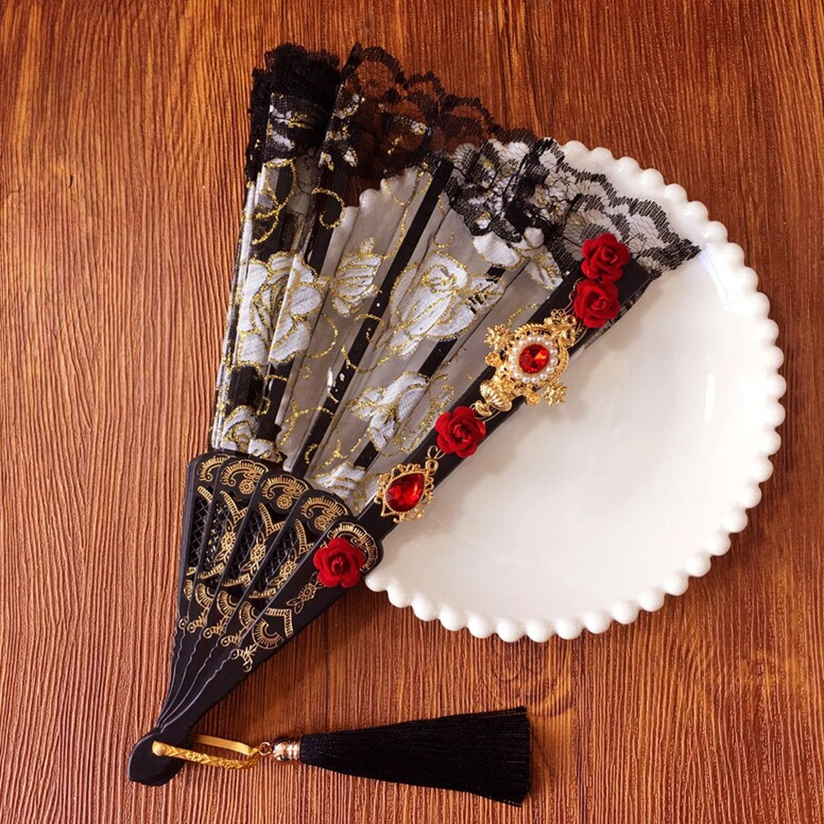 Maidens_Reve's tweet photo. 💕Maiden's Rêve プレゼントキャンペーン°˖✧
🎁薔薇宮殿ジュエルレース扇子🎁　💗アイテム詳細はリプ欄へ💗

🎀参加条件🎀
@Maidens_Reveをフォロー＆リポスト
締切：8/9
❣希望カラーをコメント／
引用リポストで当選率UP❣ https://t.co/3NXVTaXxHA