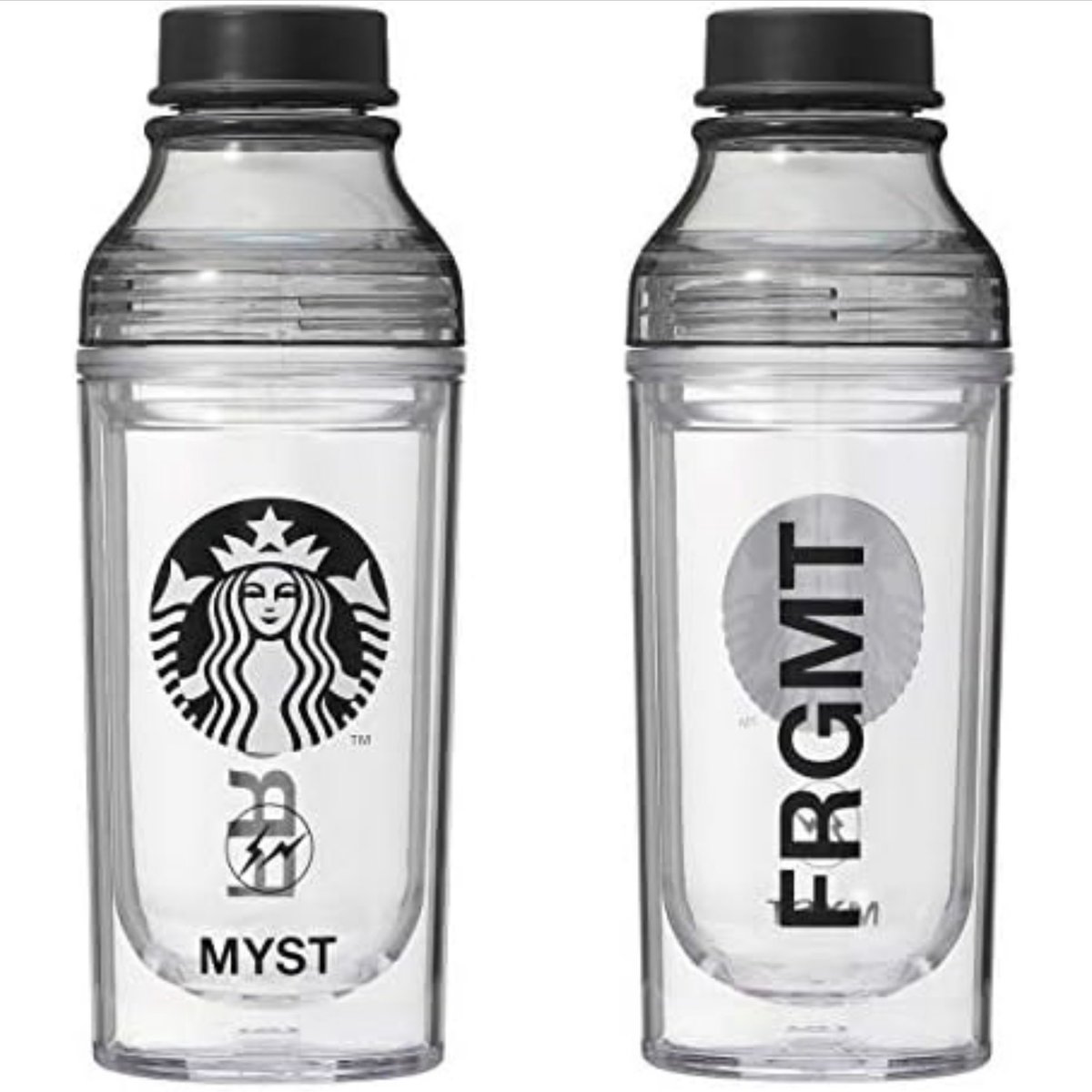 Mitsu_Aizawa's tweet photo. MIYASHITA PARK店オリジナル
Fragment Design × Starbucks
ダブルウォールサニーボトル ブラック FRGMT MYST 473ml

FRGMT × MYSTのタイポ + サンダーマーク + サイレンロゴ
ブラックベースのクールなデザインが最高。

下部分二重構造で水滴つきにくいのも実用的。

ちょいプレってるけど、どすか？👇ad
https://t.co/dZ4l60Dfwa