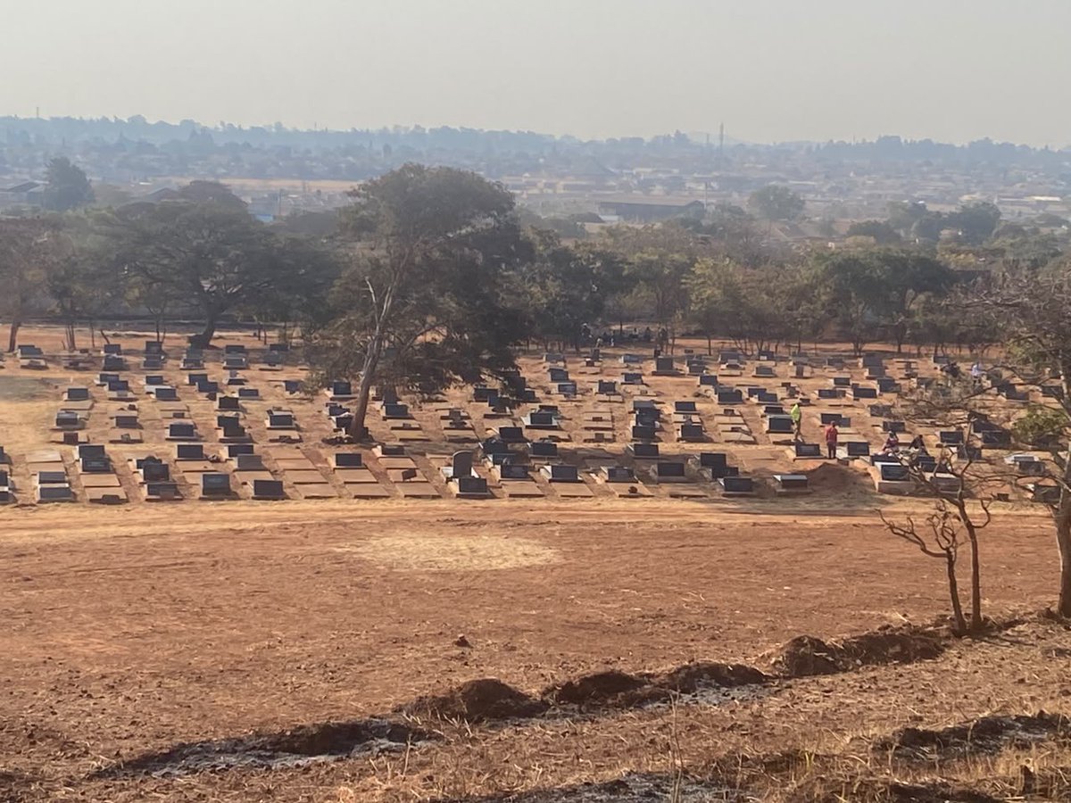fovlszimbabwe's tweet photo. Leading to the Heroes Day Celebrations we have undertaken extensive cleaning and landscaping at the Harare Provincial Heroes Acre and also built a quarter guard to be used for guard of Honour formalities.
@HeraldZimbabwe @SundayMailZim @ZBCNewsonline @InfoMinZW @edmnangagwa https://t.co/d6muqeq2oy