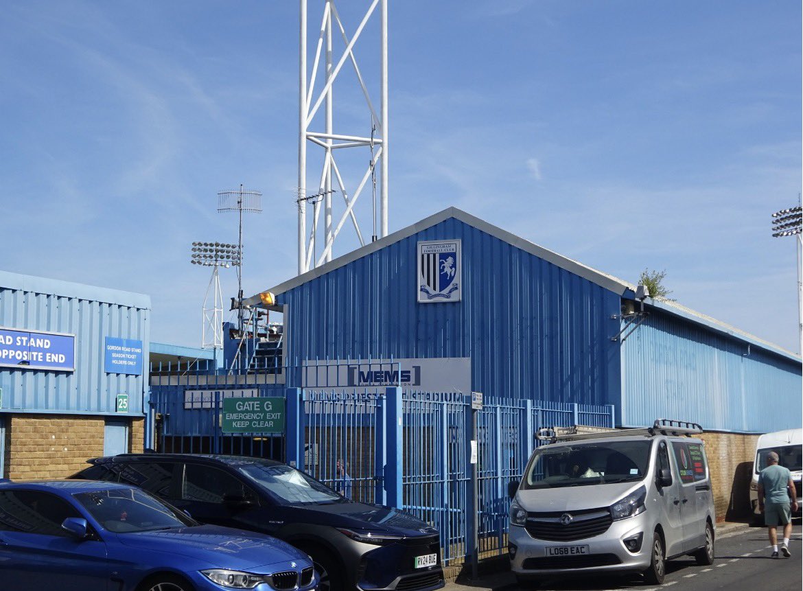 NonLeagueZac's tweet photo. Gillingham (A)

Into round 2🧡 https://t.co/NPpe2JmjmL