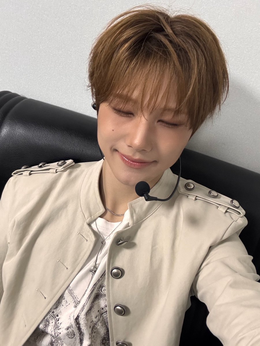 hwanwwhe's tweet photo. 🫳🫳 https://t.co/W6ZFsiQfLc