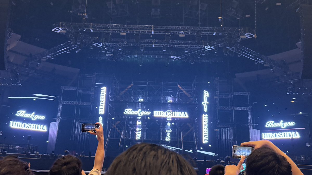 runrun7102's tweet photo. いやーアリーナツアーあついなぁ https://t.co/W7Ar04lu1n