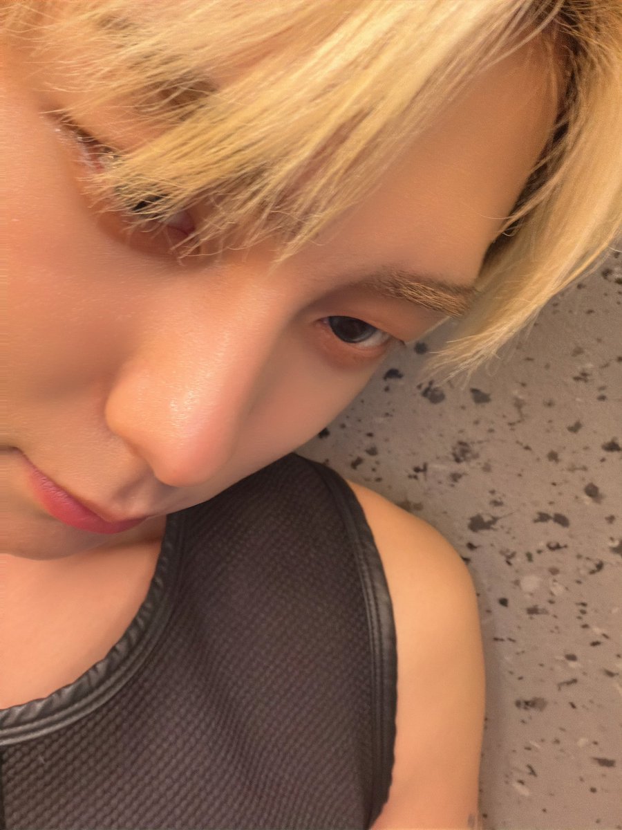 OmegaX_members tweet picture