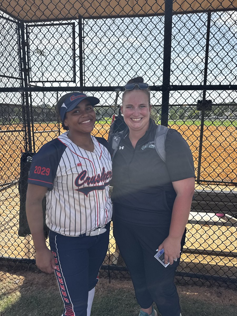 HamiltKM's tweet photo. So grateful for all the coaches who came to the Lee Dobbins Camp in South Carolina! Thank you for your time, advice, and support. I’m so thankful for the opportunity to learn and grow! #softball #camp #Leedobbins #SC #defense #classof2029 https://t.co/sGf1s0WQZh