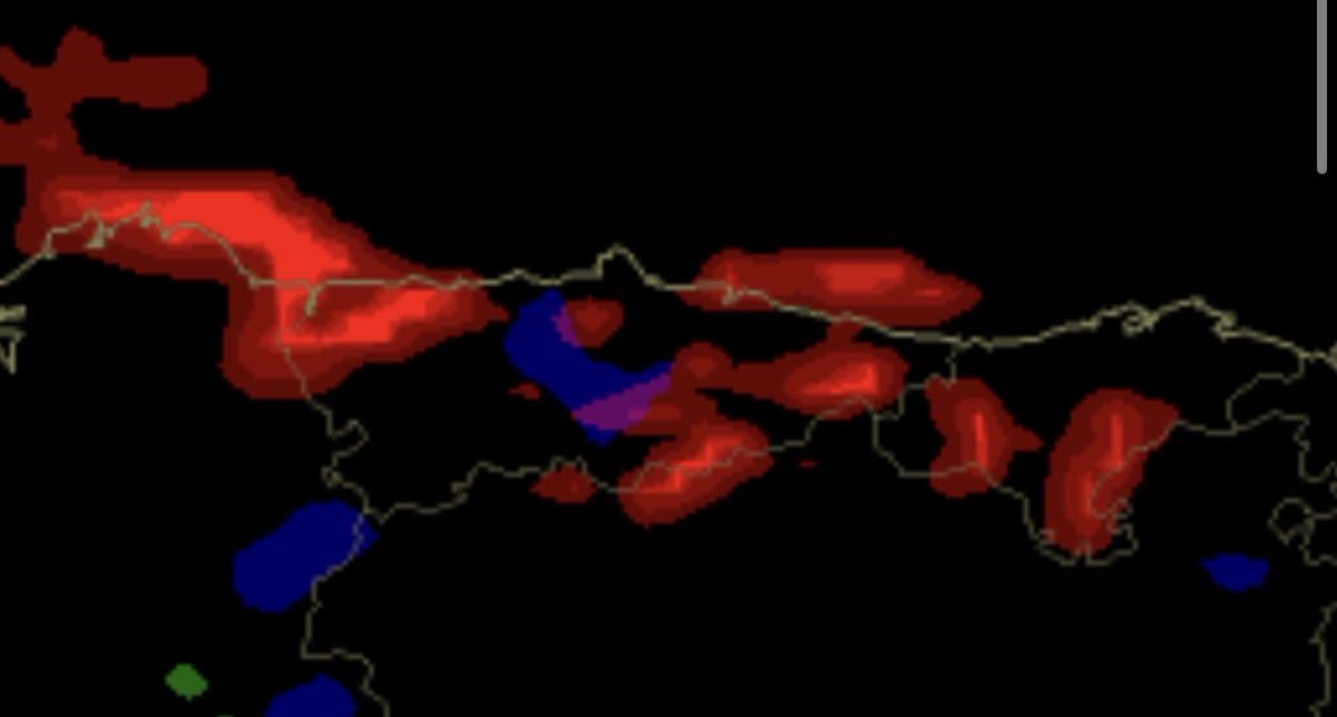 GabriValcarcel's tweet photo. Han mejorado las previsiones para el día del eclipse en #Asturias. Ahora mismo apunta a más nubes en las alas y valles del interior. Son nubes bajas con lo que evitarlas es fácil. Sube a zonas altas de montaña y por encima despejado 🌑☀️ https://t.co/RlsJa7wDTK