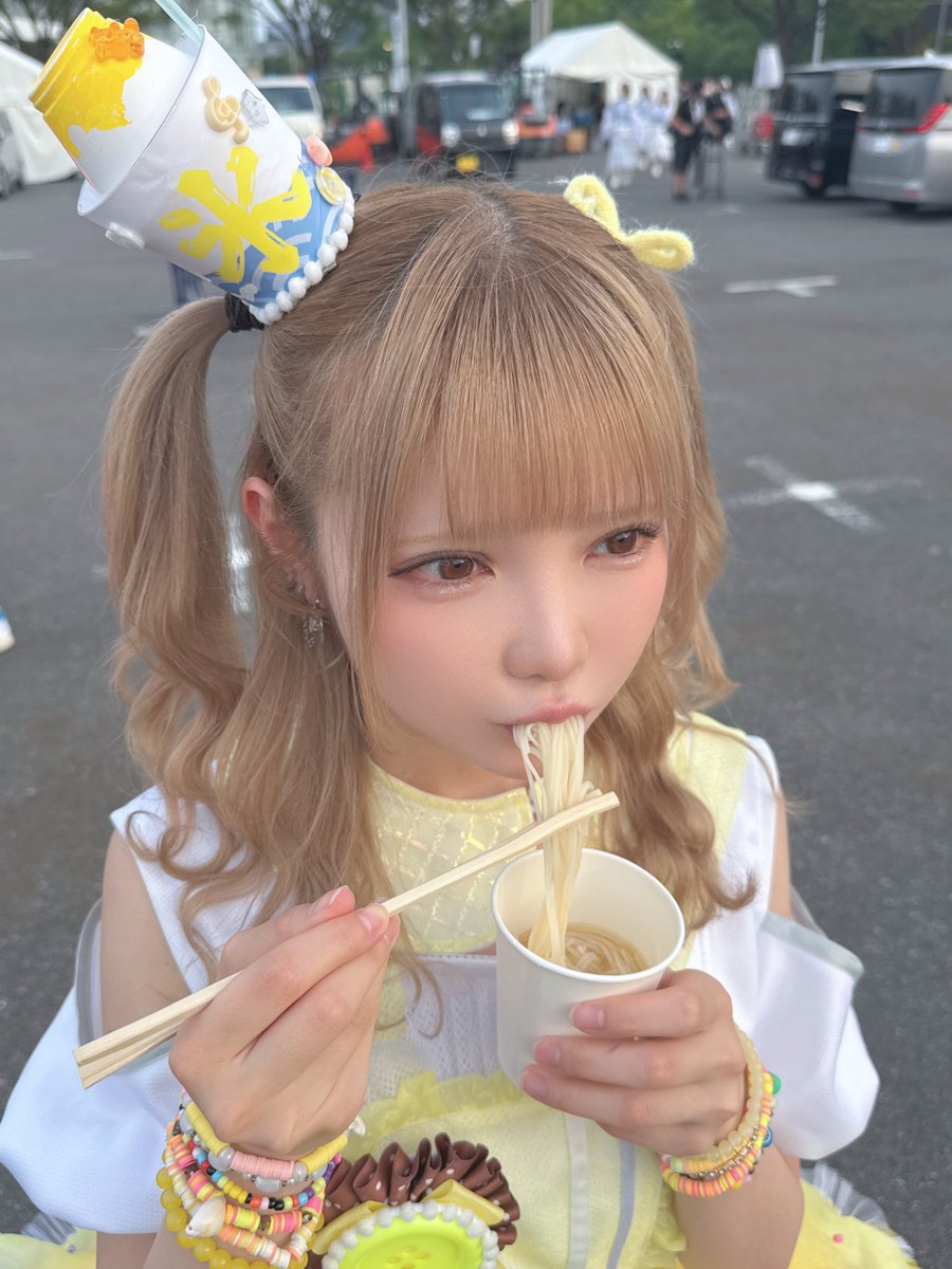 NANIMONO_purin's tweet photo. 真夏のちゅるちゅるタイム https://t.co/CShuixIk8o