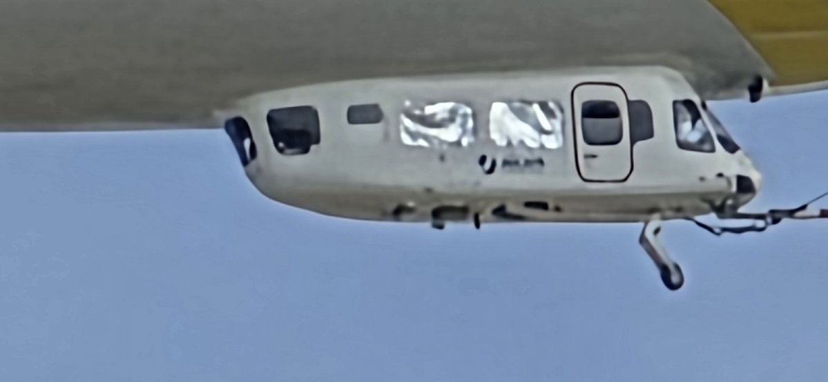 TPeijer's tweet photo. #goodyear #blimp #zappelin #zeppelin #lathum #rheden #zevenaar #flying #deveerstal #veerstal #marsweg #velp #arnhem #flying
Deze kwam ff buurten boven Lathum, wel leuk om te zien! https://t.co/ciLzsIdeBe