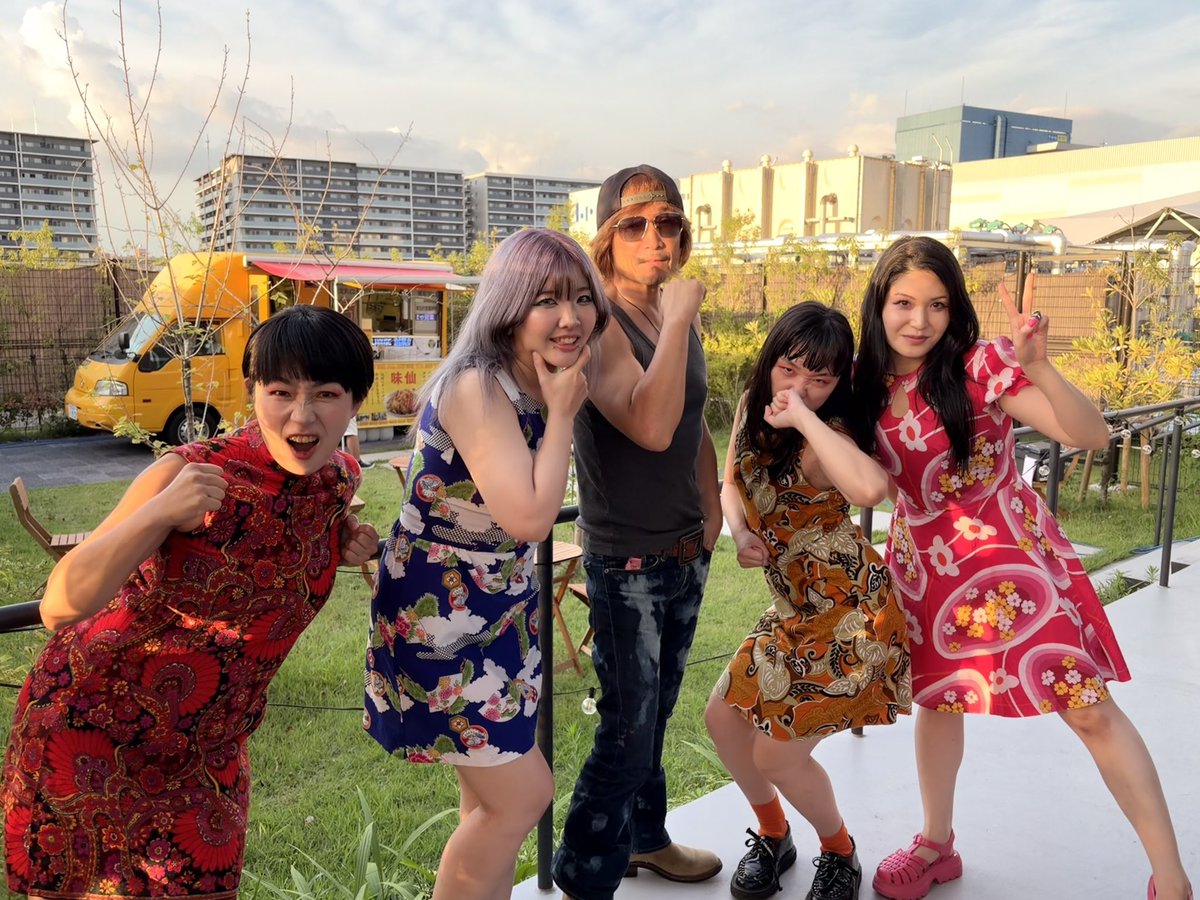 otobokebeaver's tweet photo. おとぼけビ〜バ〜と浅井健一サマ！！！！！！！！！ https://t.co/zU601b714N