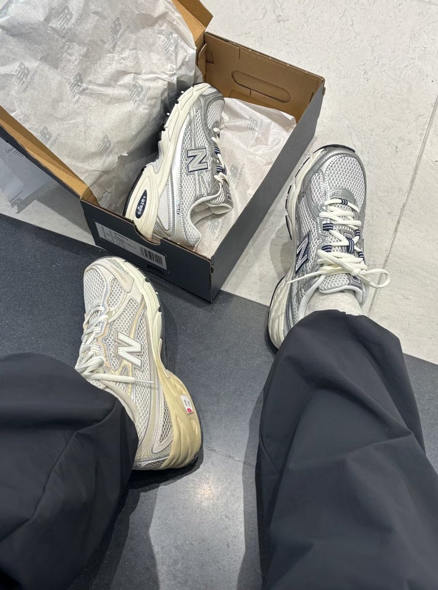 dJejingga's tweet photo. DUA WARNA NEW BALANCE 740 INI BIKIN BINGUNG... CAKEP BANGET 😭 https://t.co/5ddQKBg8T2