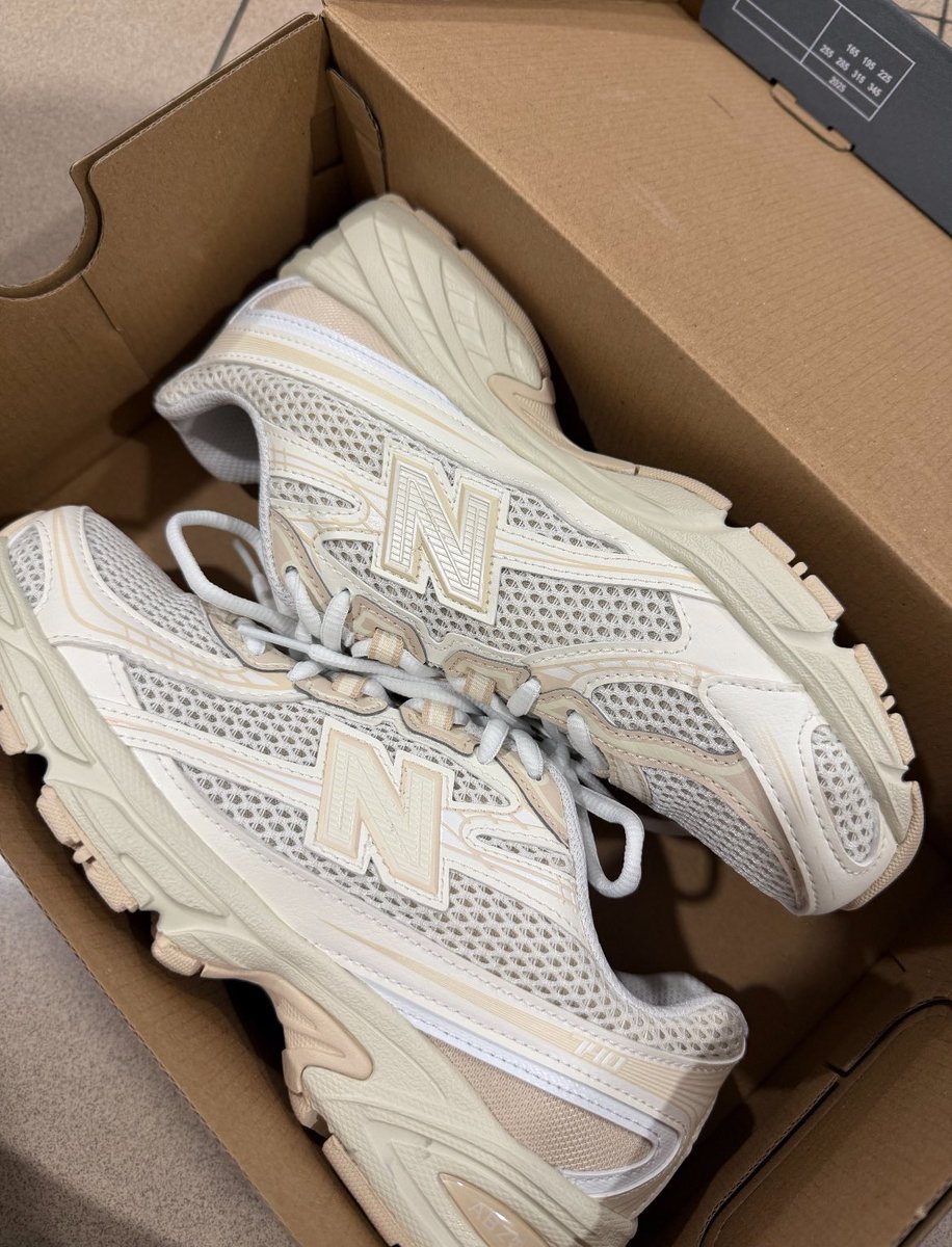 dJejingga's tweet photo. DUA WARNA NEW BALANCE 740 INI BIKIN BINGUNG... CAKEP BANGET 😭 https://t.co/5ddQKBg8T2