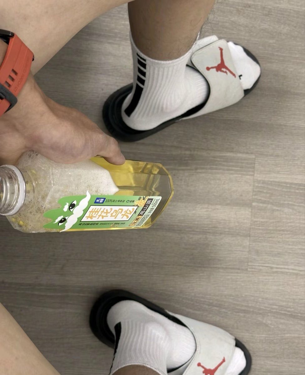 Allen123455198's tweet photo. 你说你喜欢直饮，那我在这算什么 https://t.co/10zasW8EBO