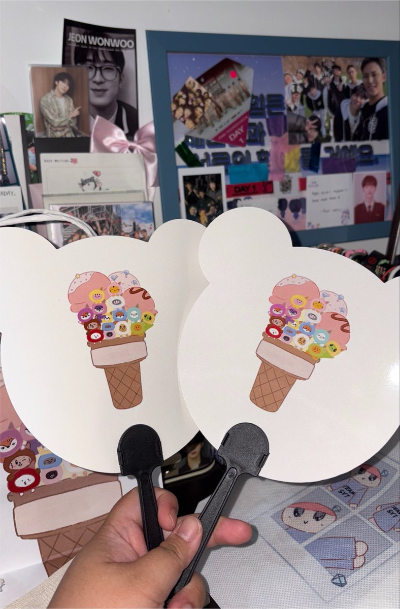 ohitspaghah_'s tweet photo. How they looks like in real hehe. Tapi sedih sikit as the paper bag punya outcome not as good yang I nak sobs. Ohhh and tertambah pula bag yang last tu 🫣 https://t.co/uKlfVMgQKH
