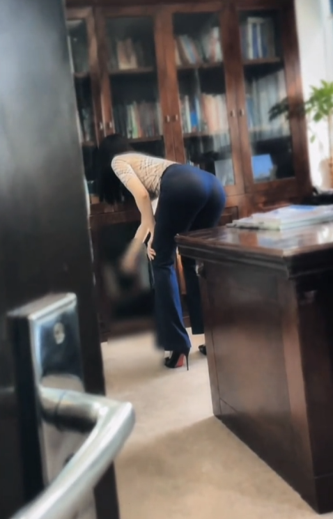 HanPaoao's tweet photo. 为什么大多数公司的员工都不喜欢女上司？ https://t.co/hhv4V1ahqo