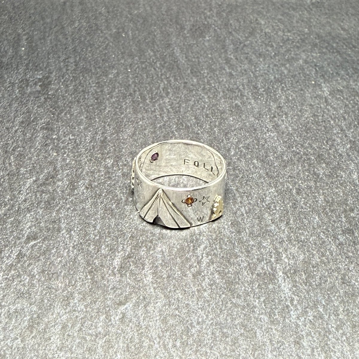 owl_hm_2020's tweet photo. 物語りリング

Rをとこかに置き忘れた、、、 https://t.co/m0vNyhARO8