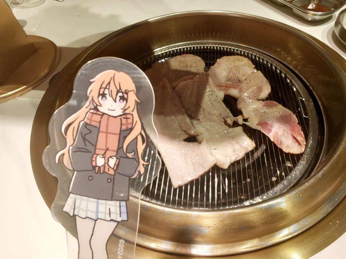 Leees0r's tweet photo. 焼肉だね https://t.co/yc0kmqqx35