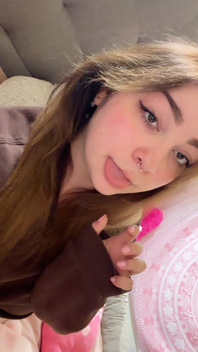 slowlyteddy's tweet photo. just a gamer girl with a big rack (˶˃ ᵕ ˂˶) dm 2 buy
#nsfw #nsfwtwt #buyingcontent #gore #teen #goonette https://t.co/5WlLZkIcIM
