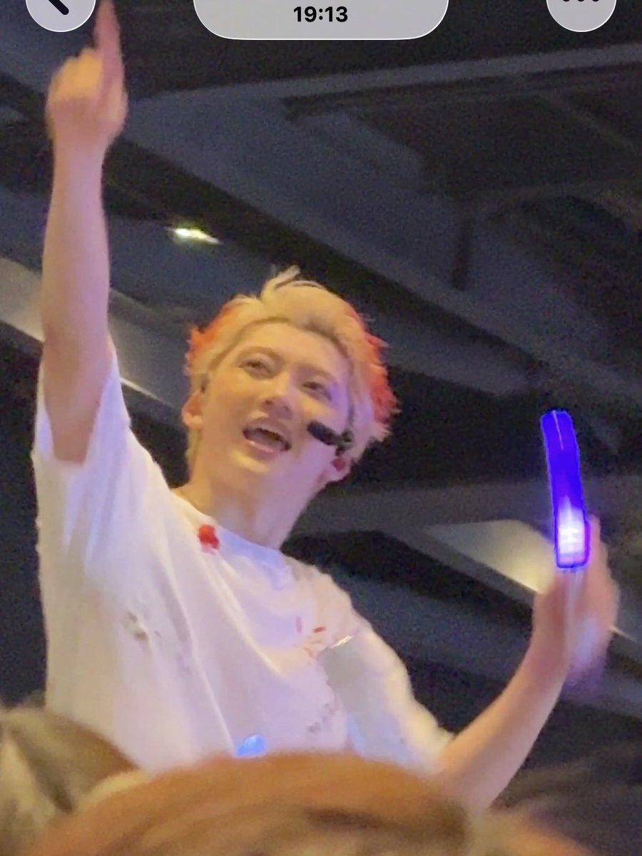 T70554Miy's tweet photo. メチャ幸せだった🥰
せぶいれの生歌も
メインダンサーさん達のパフォーマンスも✨
そして先輩8号車さん達のペンラ綺麗だったな〜🤩
私も見様見真似で頑張った😆練習したコールもちゃんとできた👍
隣の席の先輩8号車さんも良い方で数々の幸運が重なった最高に幸せな日でした🫶今U-NEXTでお代わり中🤭 https://t.co/DE20q30nj3