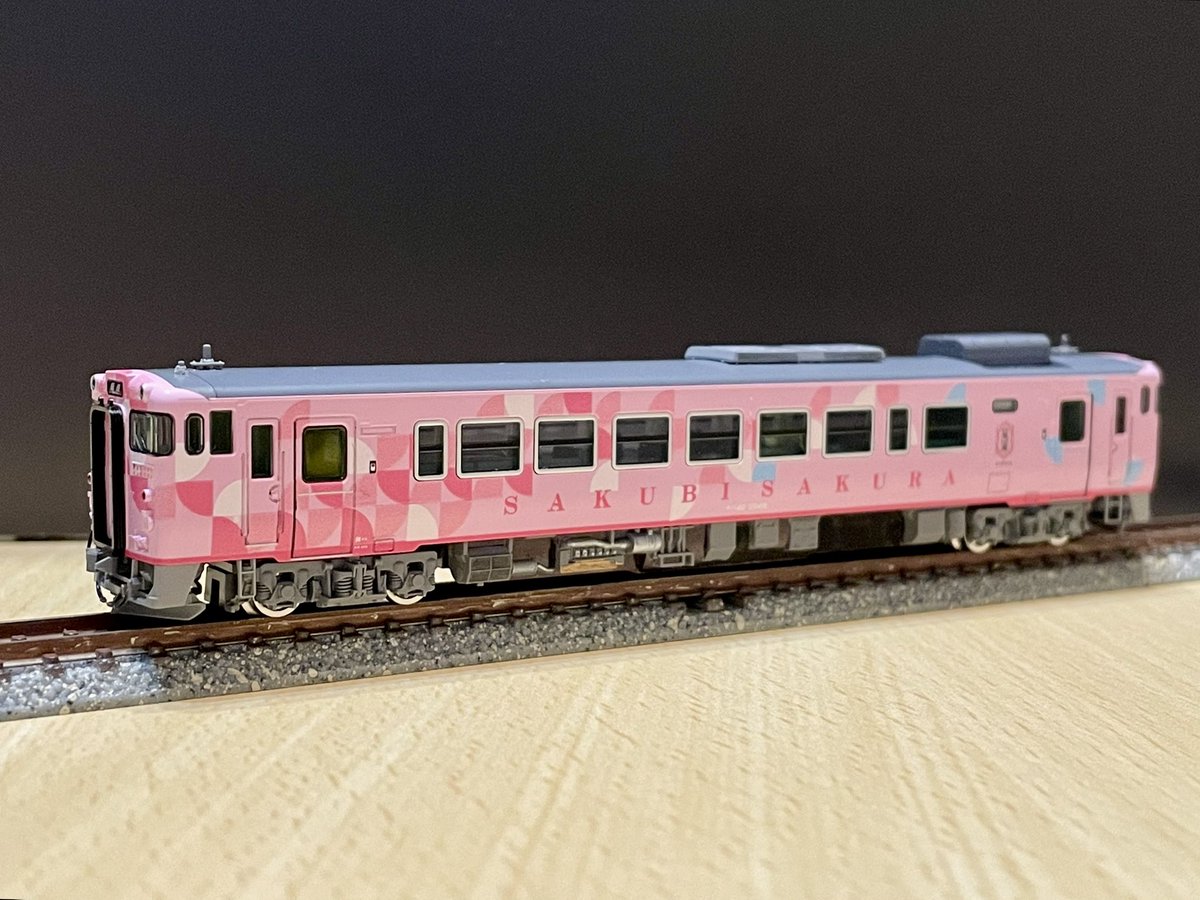 yurutetsu109's tweet photo. TOMIX・SAKU美SAKU楽

鉄道模型コンテストでジオラマに刺激を受けたと言いながらやっぱり今夜も車両を…床下の色差しなど

情景は突然作れないしなあ〜 https://t.co/sb45ZiYIPg