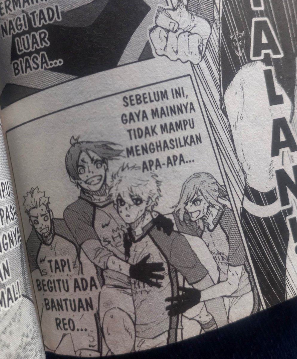 andTEAM_K's tweet photo. Biasanya kan ak lihat NAGI yg digendong REO, nah di chp ini REO yg digendong NAGI tp pake satu tangan aksnsjsbhssnks 😭☝️ https://t.co/jlV386iDw8
