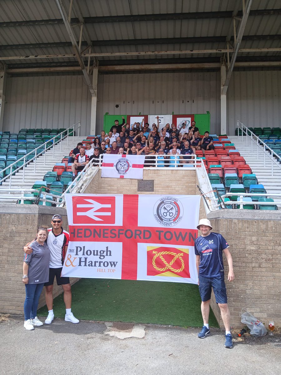 AndreaSmart93's tweet photo. Thank you to the @Hednesford_Town supporters who stopped off at @evrfc for a few hours on their way to the game at Merthyr yesterday. Fantastic people and a real credit to your club. Always a welcome here for you #honorarysteelmen #UTP https://t.co/WhBYPT0C7r
