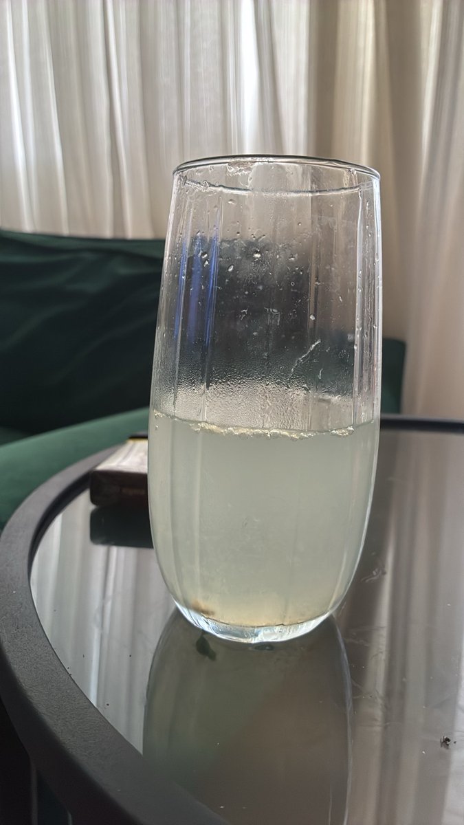 SametSmsk2's tweet photo. Soda, limon ve cin. Sizin kadar mutlu etmeyeni hayatıma almayacağım https://t.co/u2FwJbY9Rz