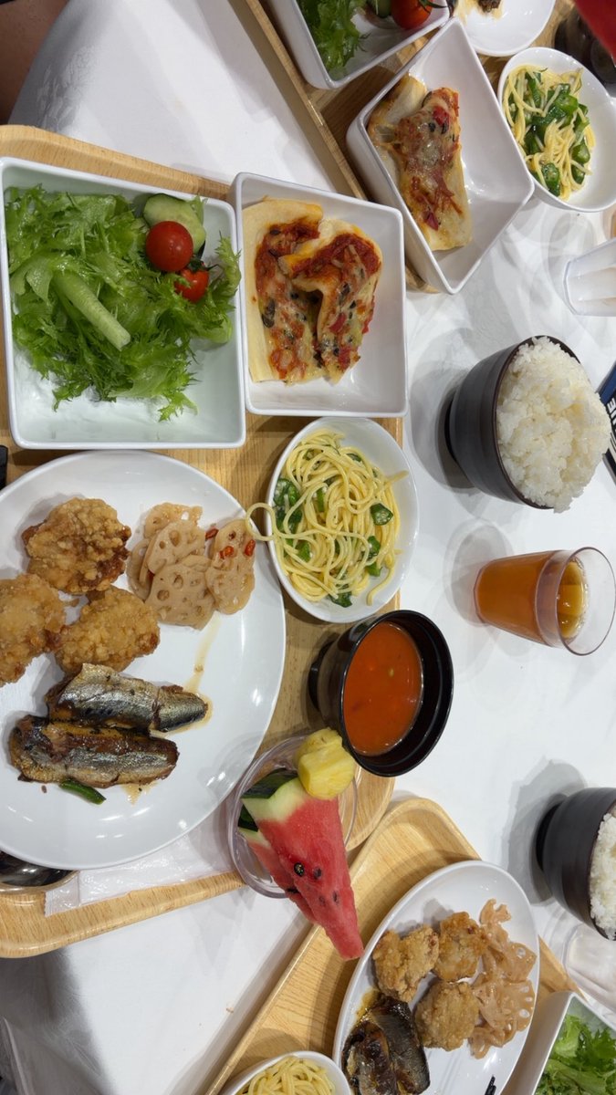 __3_1___'s tweet photo. 合宿、朝昼晩と米550ｇ食べさせられています。
合宿よ、早く終わってくれ〜！🥲 https://t.co/azuv8YwsRn
