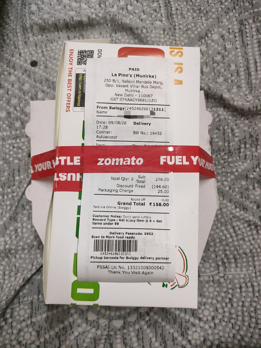 ig_ashu_5's tweet photo. Order from @Swiggy , packaging by @zomato ... Is this a new Collab 👀🫣 https://t.co/WPcPMjIPt8