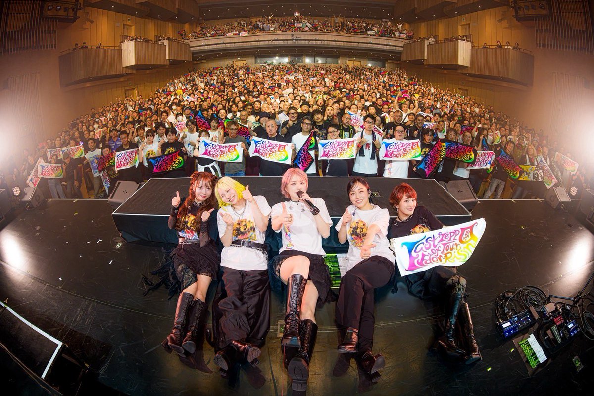 akanesakae's tweet photo. EastOfEden Zepp Tour 2026 〜 Rising 〜 追加公演渋谷🍎✨

ありがとうございました👩🏻‍🎤✨

Zeppツアーホントのファイナル最高に楽しかった✨

アコースティックだったり盛りだくさん過ぎた😆

新曲初披露も無事大成功でホント感極まった🍀

アニメを引っさげて私達駆け抜けるよ🫶🫶

これからもよろしく✨

#EOERisingツアー
#EOE