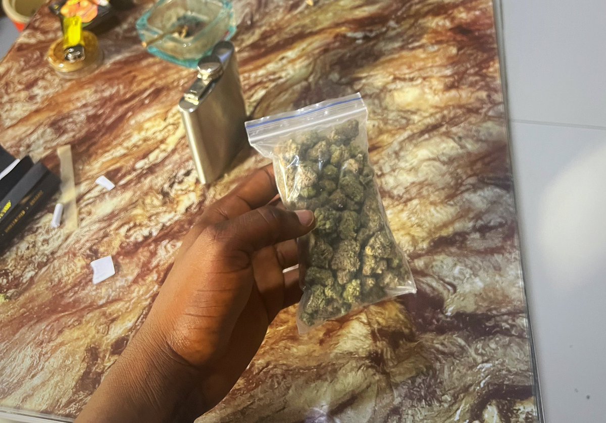 JarebJay's tweet photo. Happy Sunday stoners
28 gram Cana
One sweet private chef
Sunday rice and stew in coming
We top Rizla
Super Sunday https://t.co/mmUBQFYv1O