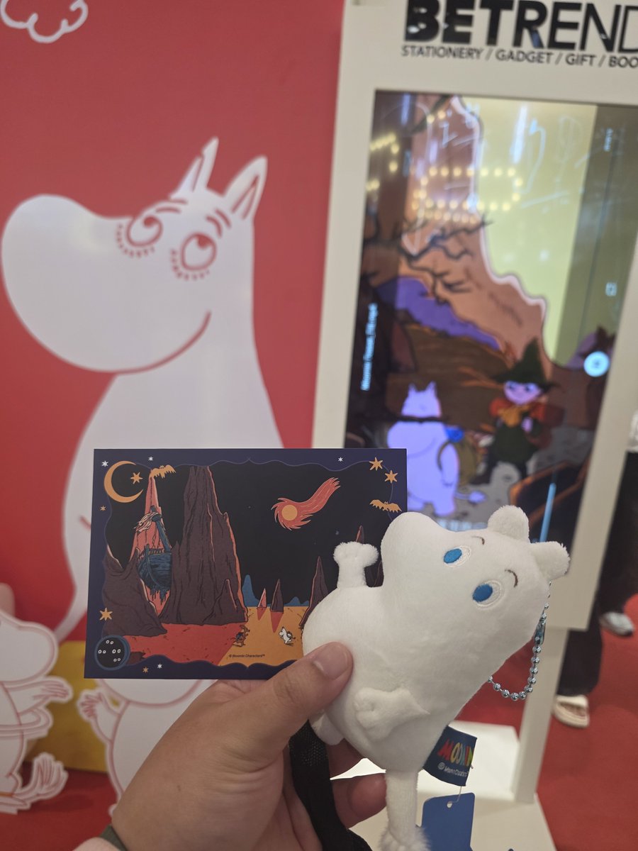 KizanaPloykung's tweet photo. แวะมารับโปสการ์ดพี่มูมิน พาน้อลอินจอลมีมารับด้วย
#BraverTogether_RENJUN_Moomin
#RENJUN_Moomin_Special_MV https://t.co/oKGFLA9Ccy