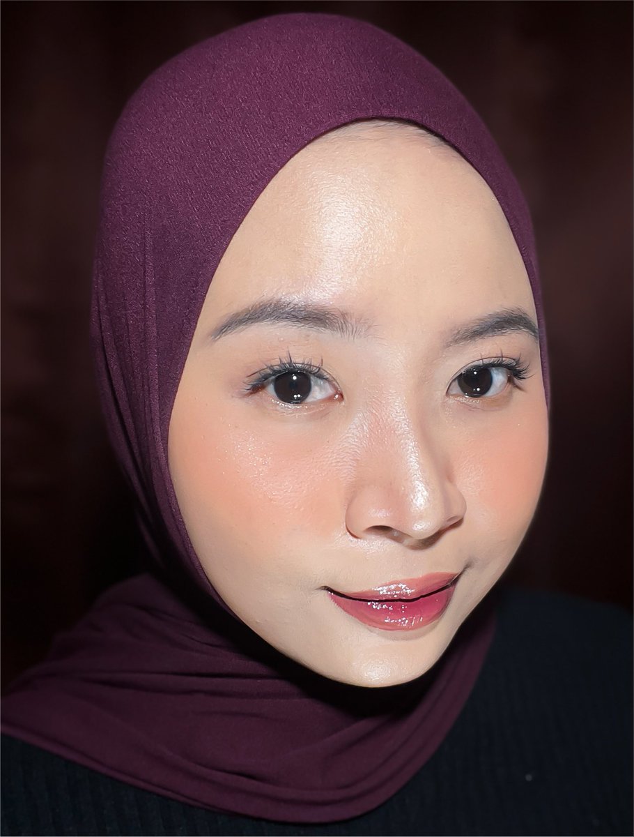 glazeshine_'s tweet photo. sebagai warga X yang baik dan gak suka gatekeep, aku mau rekomen lip cream yang bisa nutupin bibir gelap/two toned 😭￼ https://t.co/N3IAsTernl