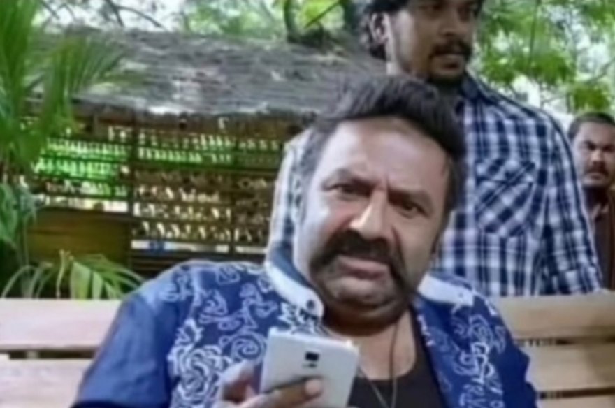 Bruce_wayne_690's tweet photo. @Setti_Tweetz Eedendhi serials ki edit lu esthunnadu 💀 https://t.co/HFUqkhTRoR