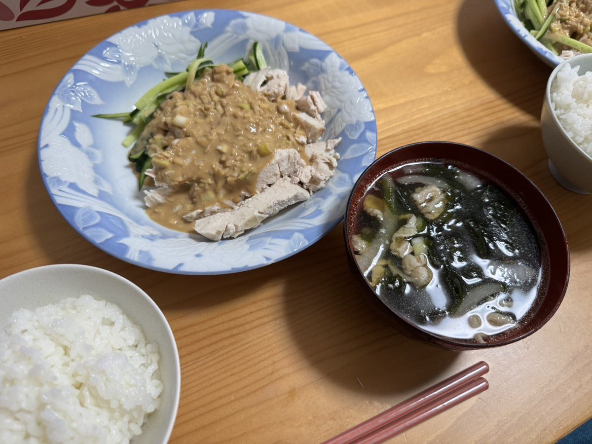 tai0919crow's tweet photo. これはこの間彼女が作ってくれた
棒々鶏！
美味すぎた… https://t.co/WuKDh0YrFG