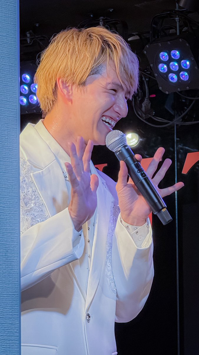 greedy920's tweet photo. 昨日の撮可が良かったので載せておきます
WBだけ直しました
鏡越し撮れたのアツかった〜！
 #田口淳之介 https://t.co/WnR1ywqfiN
