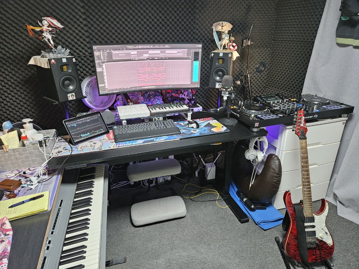 AKi_Sound's tweet photo. 【DAW / DTM 개인레슨 모집】

“곡은 만들고 싶은데… 왜 내 곡은 항상 뭔가 부족하지?”

DAW 사용법부터 작곡·편곡, 화성학, DJ까지
음악을 ‘감’으로만 만들고 있다면 제대로 배워보세요.

[한시적 50% 할인] 월 30만원 → 월 15만원

■ DAW / DTM 작곡·편곡 / DJing / 화성학
■ 기존 곡 피드백 및 작업 방향 상담
■ 온라인 / 오프라인 레슨 진행

무언가 만들어 보다가도 완성이 되지 않는 분
코드나 화성학이 어려운 분
독학으로 한계가 느껴지는 분
작곡부터 믹싱, 마스터링까지 체계적으로 배우고 싶은 분
서브컬쳐 DJ에 관심이 있으신 분

저에게 오세요!

오프라인 레슨은 수원시청역(분당선) 부근에서 진행하며, 레슨 지역에서 10km 이내라면 무료 픽업이 가능합니다!

“취미로 음악 레슨 한 번 받아볼까?”라는 생각을 하셨다면
지금이 기회입니다!!

관심 있으신 분은 아래 카카오톡 오픈채팅으로 연락해주세요.
간단한 상담 후 레슨 내용과 진행 방식에 대해 안내해드립니다.

https://t.co/cZyOIKoC9U